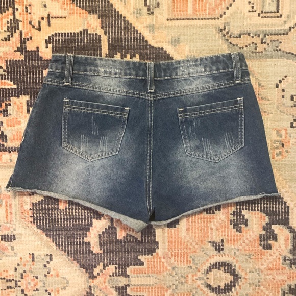 Blu Pepper Boho Floral Embroidered Jean Shorts 32” - Picture 4 of 5